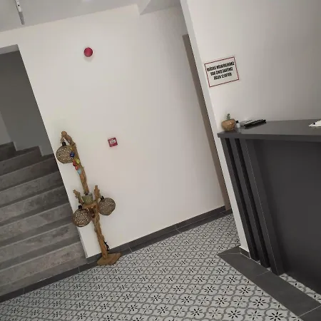 Oda ve Kahvaltı Adil