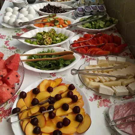 Adil Oda ve Kahvaltı 4*