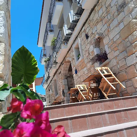 Adil Oda ve Kahvaltı 4*