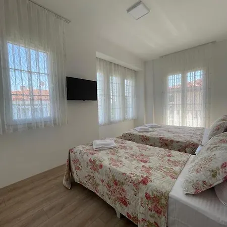 Adil Bed and Breakfast 4*