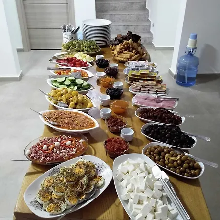 Adil Frühstückspension Çeşme